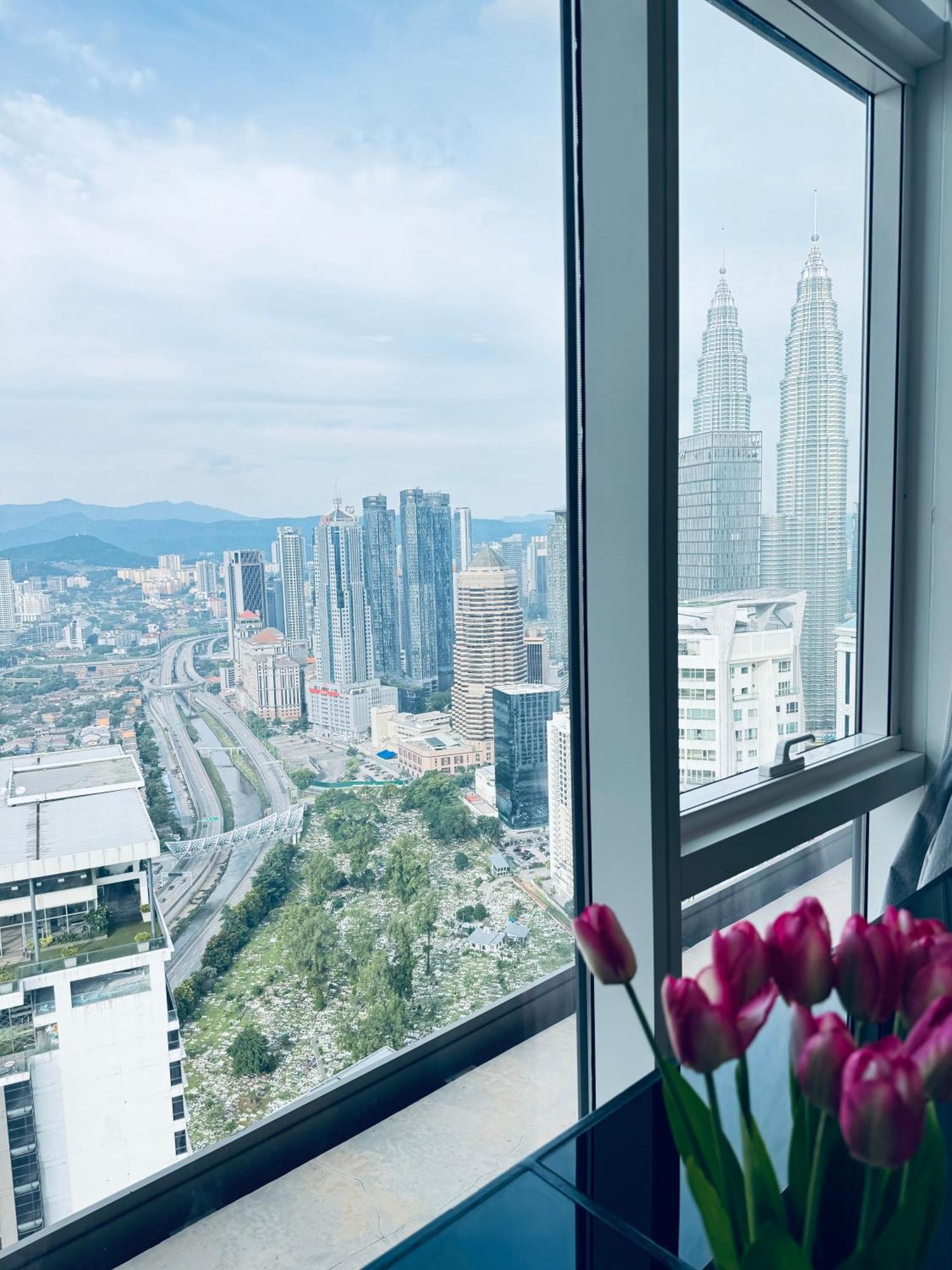 Faced Suites Platinum Klcc Kuala Lumpur Exterior photo