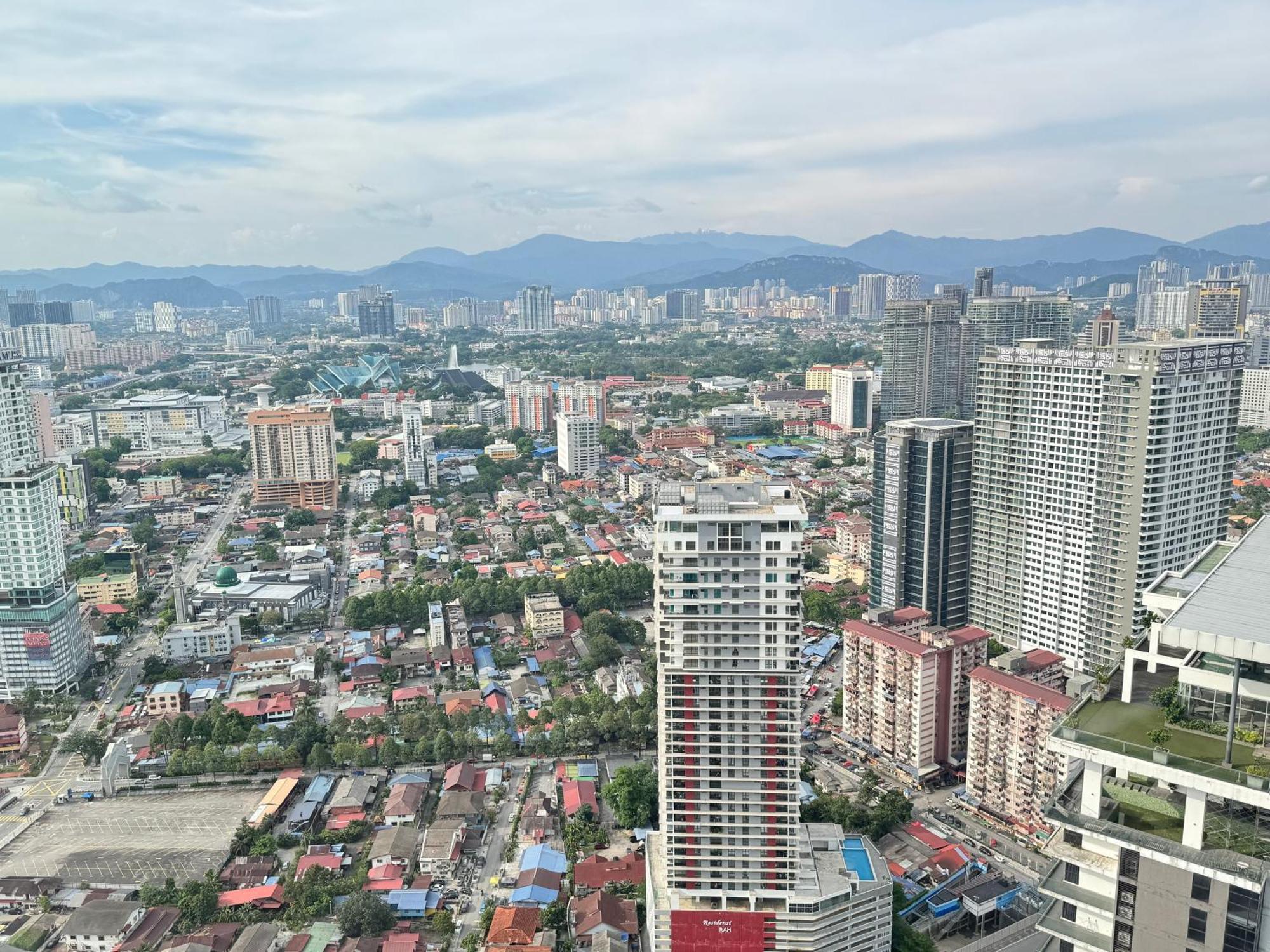 Faced Suites Platinum Klcc Kuala Lumpur Exterior photo